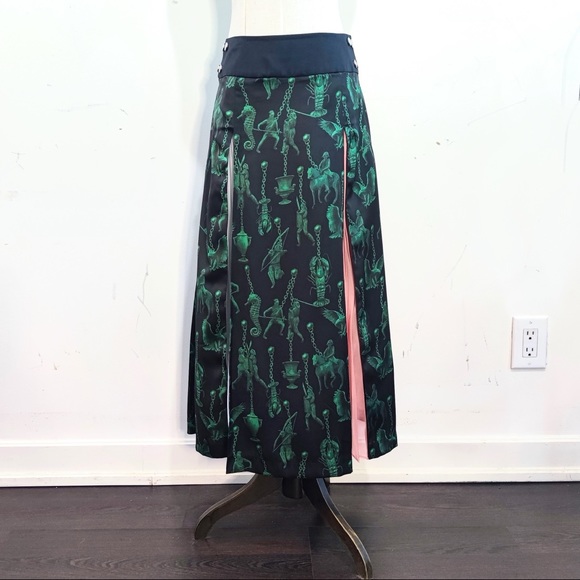 Double pleated midi skirt - Picture 3 of 12